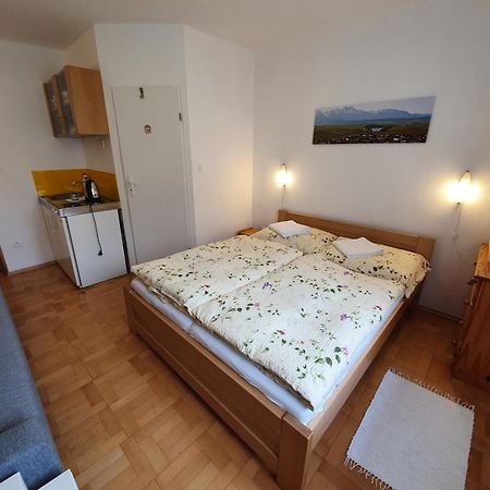 Ferienwohnung Zlty Dom Vrbov Exterior foto
