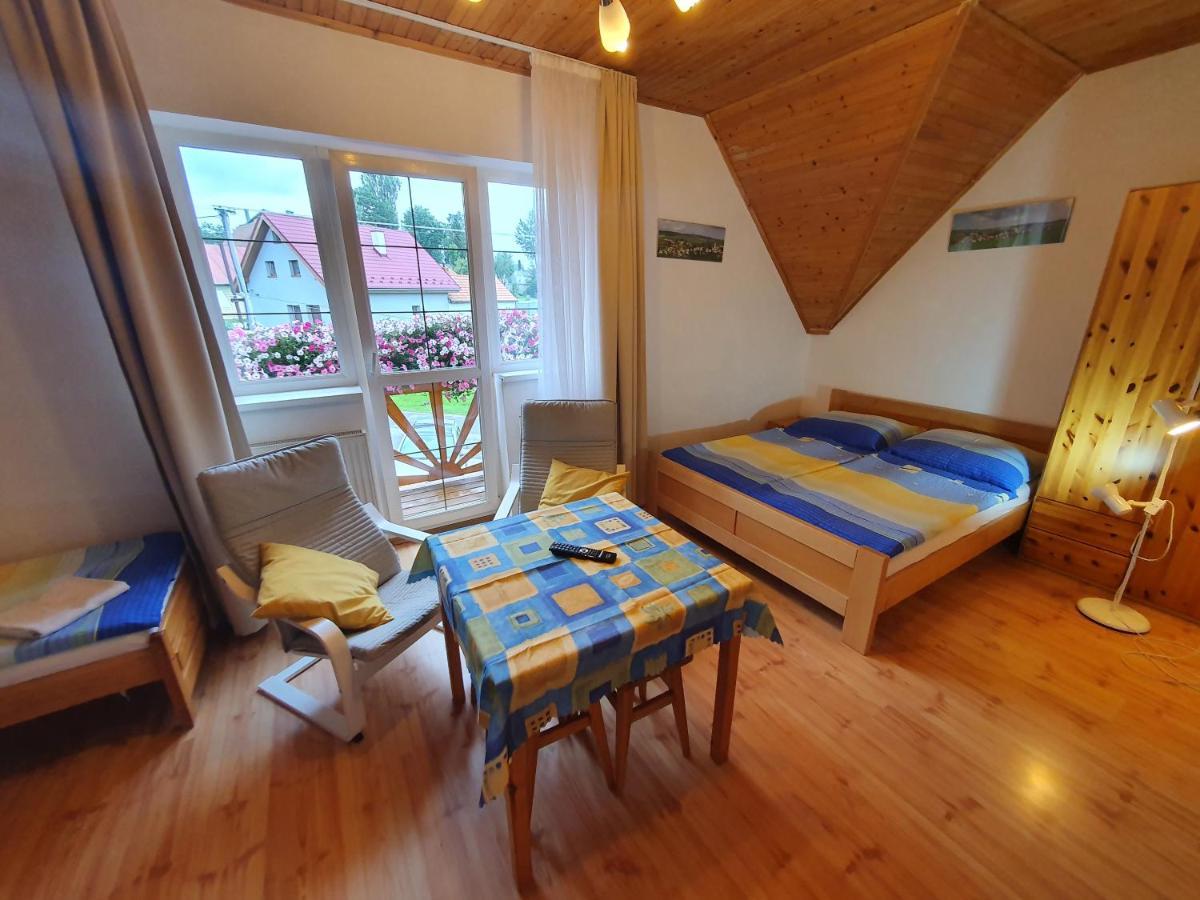 Ferienwohnung Zlty Dom Vrbov Exterior foto