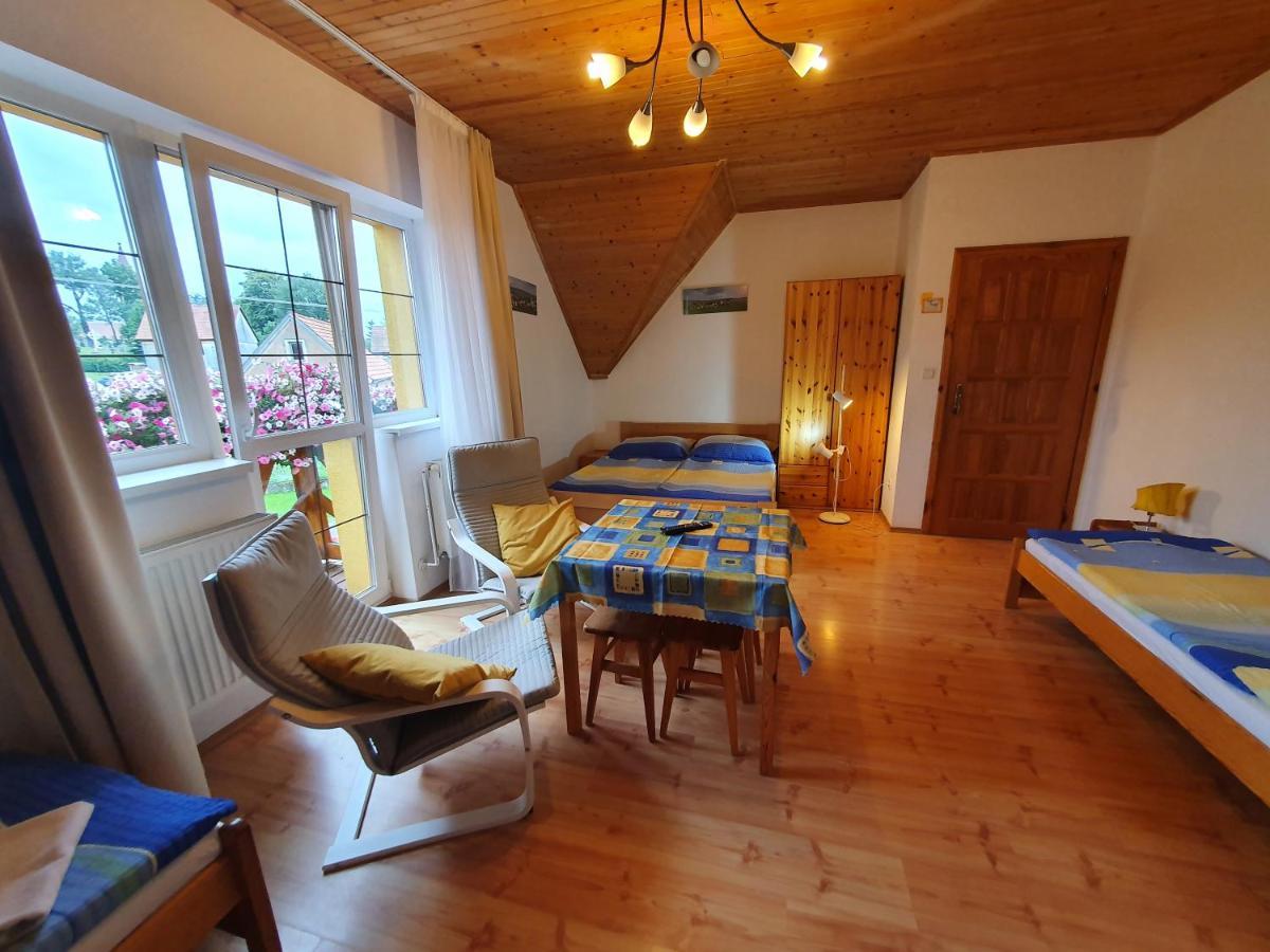 Ferienwohnung Zlty Dom Vrbov Exterior foto