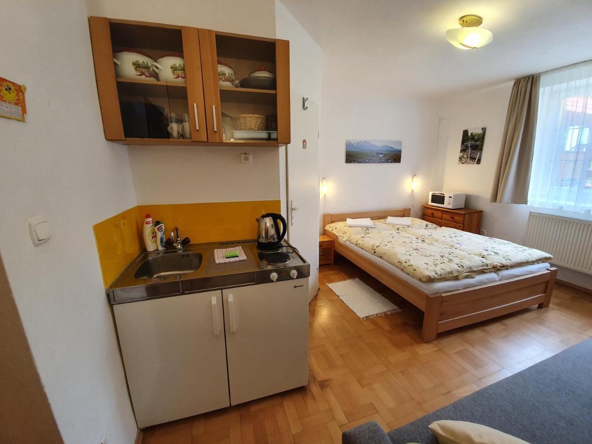 Ferienwohnung Zlty Dom Vrbov Exterior foto