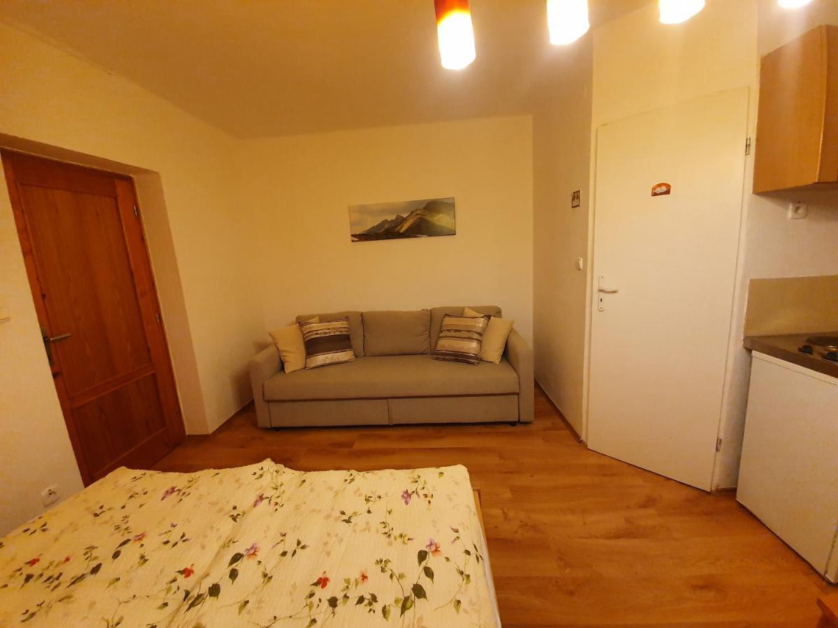 Ferienwohnung Zlty Dom Vrbov Exterior foto