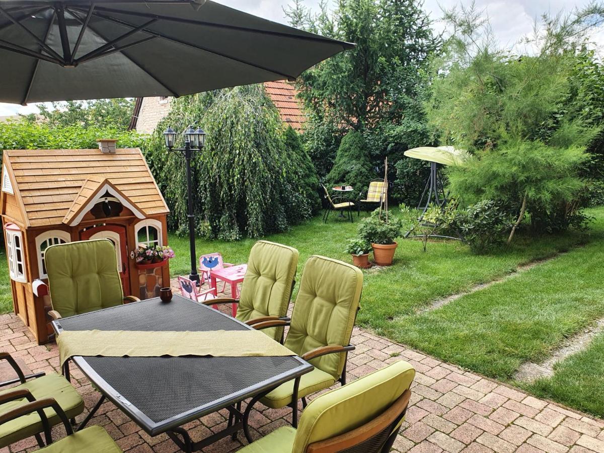 Ferienwohnung Zlty Dom Vrbov Exterior foto