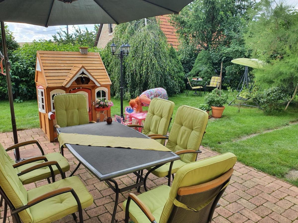 Ferienwohnung Zlty Dom Vrbov Exterior foto