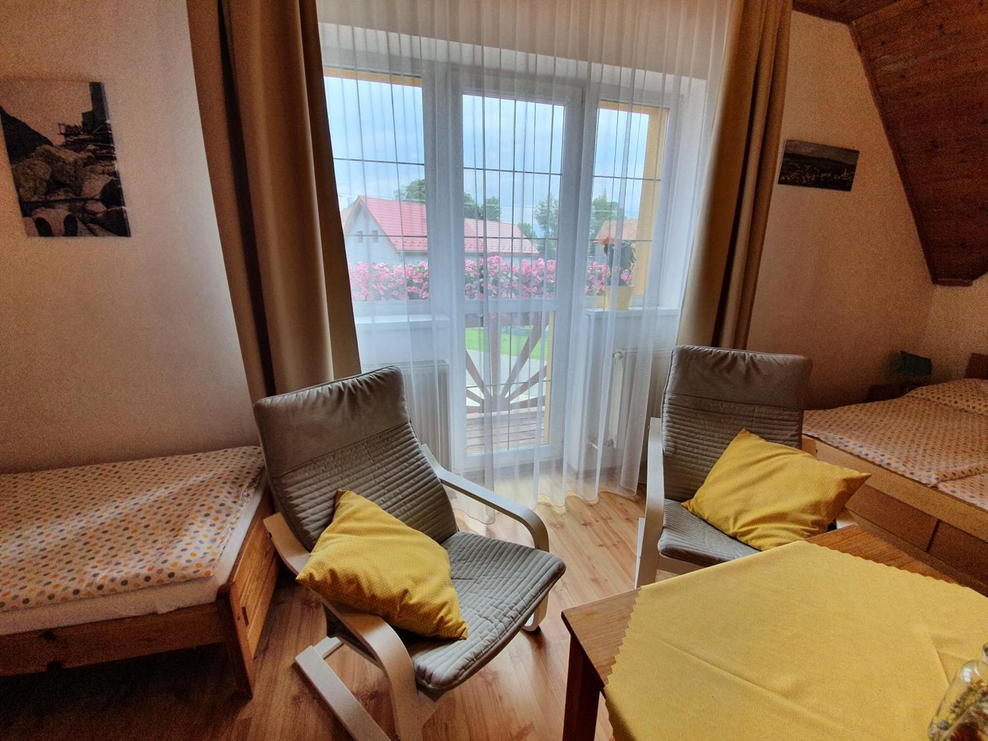 Ferienwohnung Zlty Dom Vrbov Exterior foto