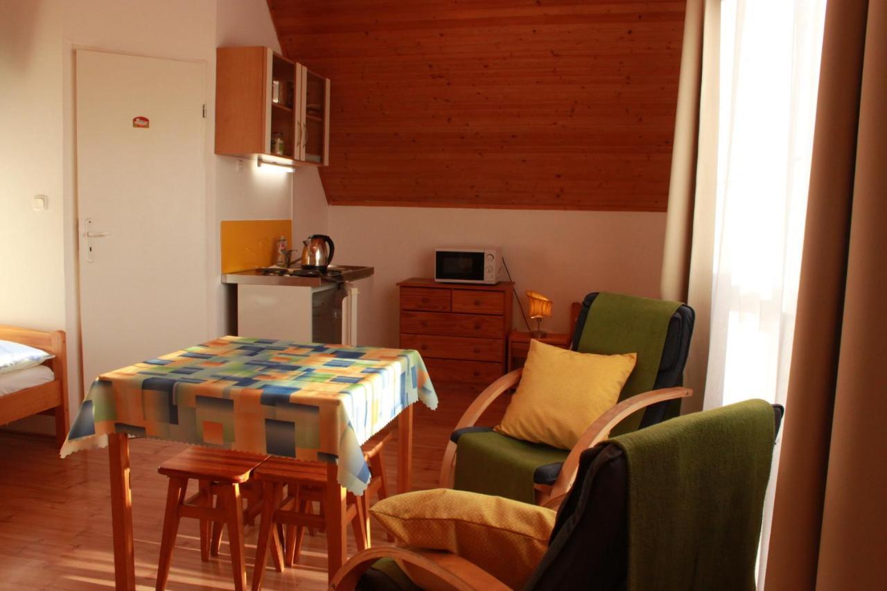 Ferienwohnung Zlty Dom Vrbov Exterior foto