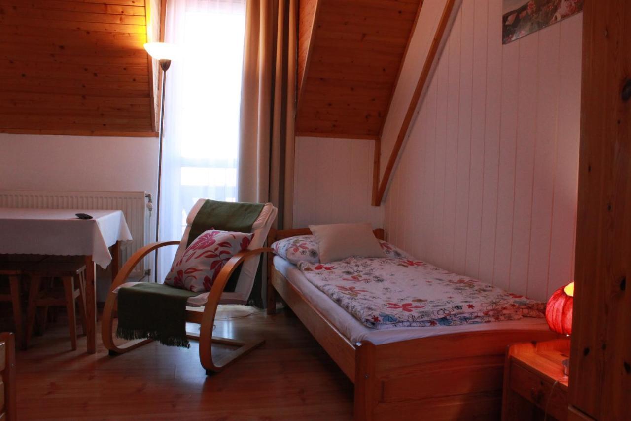 Ferienwohnung Zlty Dom Vrbov Exterior foto
